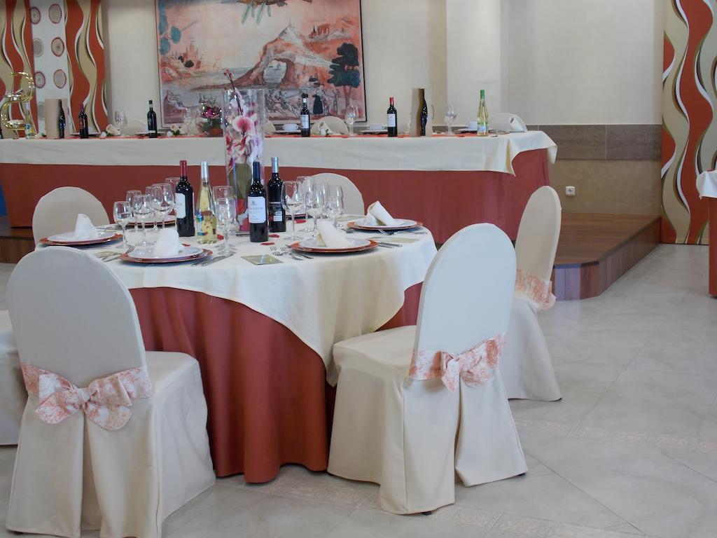 Hotel San Cristobal Кориа Экстерьер фото