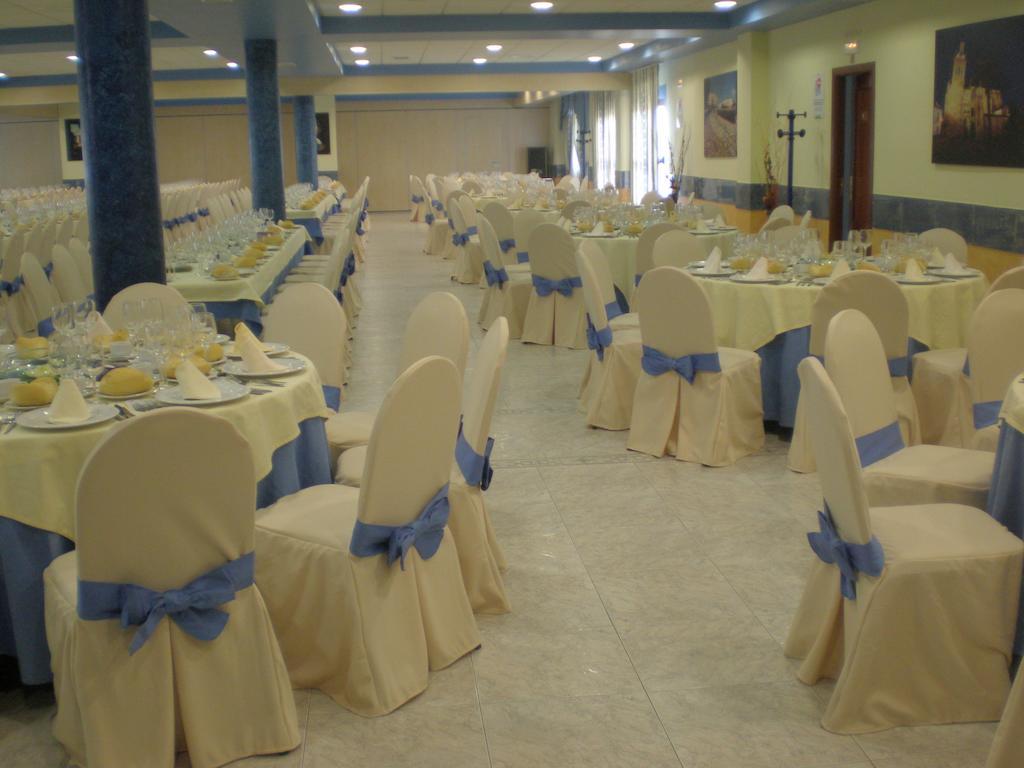 Hotel San Cristobal Кориа Экстерьер фото